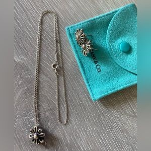 Tiffany Silver Daisy necklace and earrings
